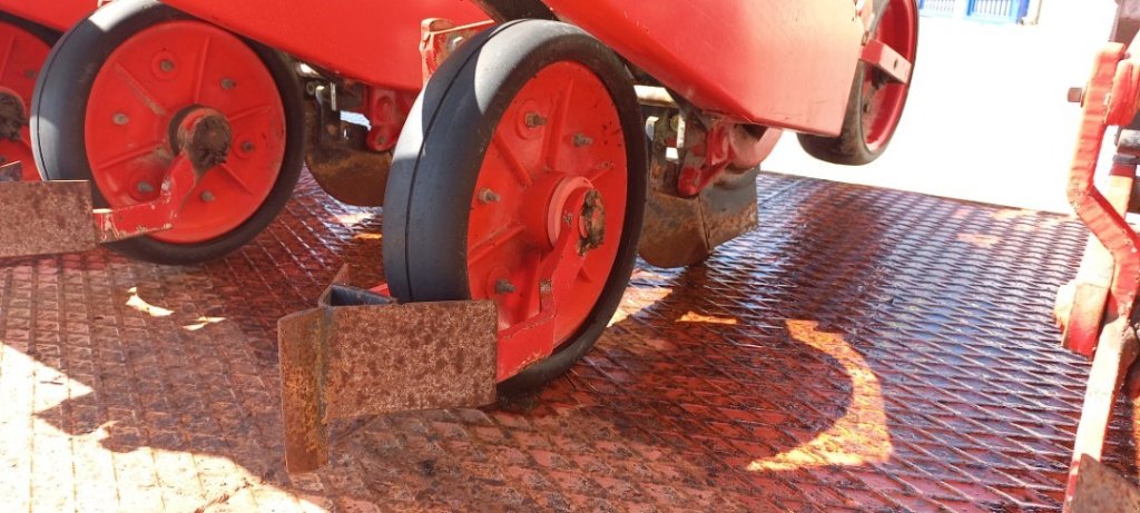 Einzelkornsägerät tip Rau UNBS 12, Gebrauchtmaschine in VERT TOULON (Poză 7)