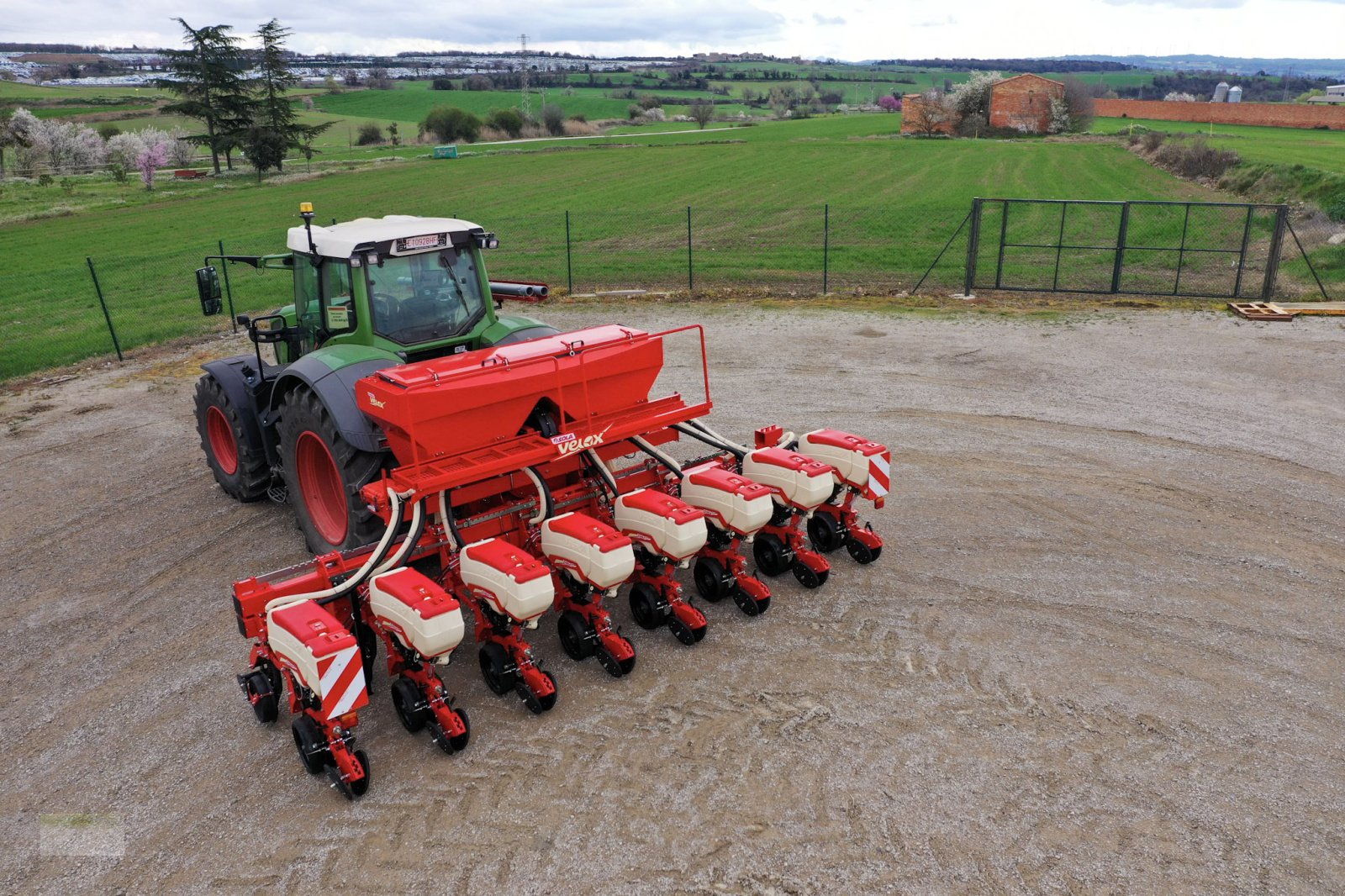 Einzelkornsägerät des Typs Sola Velox, Neumaschine in Markt Nordheim (Bild 4)