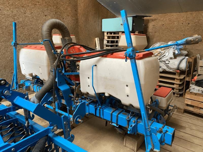 Einzelkornsägerät du type Sonstige 4 RANGS, Gebrauchtmaschine en PONTIVY (Photo 1)
