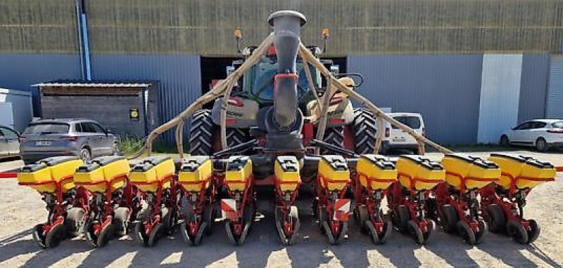 Einzelkornsägerät des Typs Väderstad TEMPO V11, Gebrauchtmaschine in PEYROLE (Bild 1)