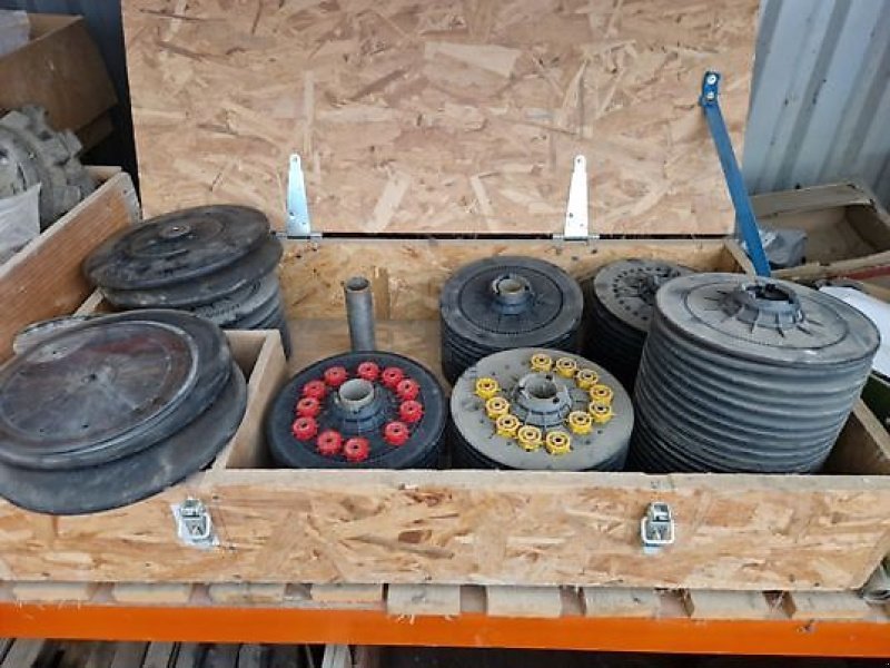 Einzelkornsägerät des Typs Väderstad TEMPO V11, Gebrauchtmaschine in PEYROLE (Bild 13)