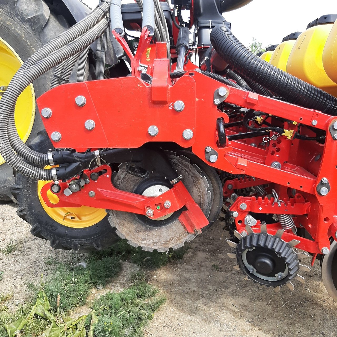 Einzelkornsägerät of the type Väderstad TEMPO V12, Gebrauchtmaschine in PRÉFONTAINES (Picture 7)