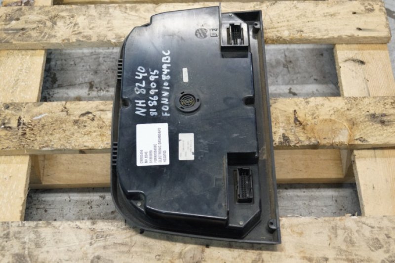 elektronische Zusatzgeräte des Typs New Holland 8240, Gebrauchtmaschine in Hemmet (Bild 5)