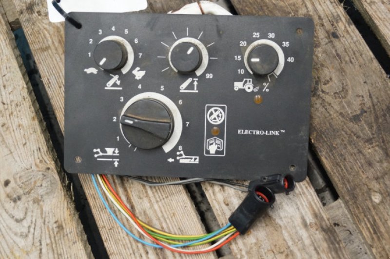 elektronische Zusatzgeräte des Typs New Holland 8240, Gebrauchtmaschine in Hemmet (Bild 5)