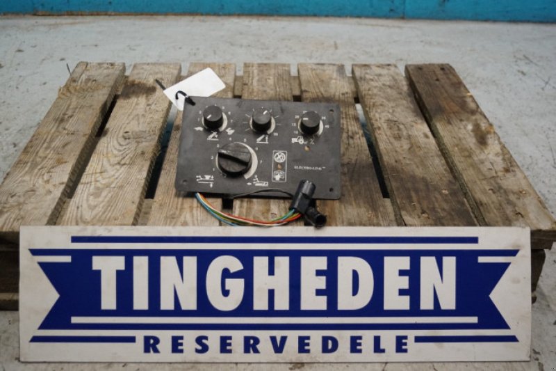 elektronische Zusatzgeräte des Typs New Holland 8240, Gebrauchtmaschine in Hemmet (Bild 1)