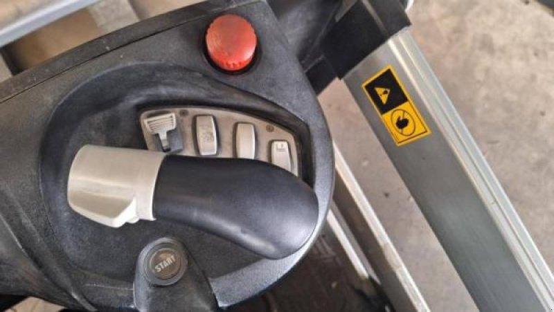 Elektrostapler typu Caterpillar NOH10N, Gebrauchtmaschine w senlis (Zdjęcie 9)