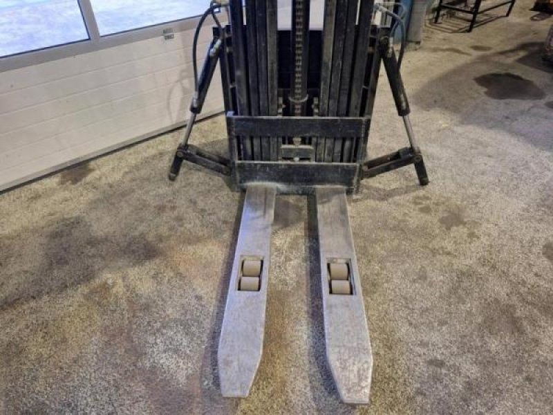 Elektrostapler typu Caterpillar NSP16N, Gebrauchtmaschine w senlis (Zdjęcie 5)