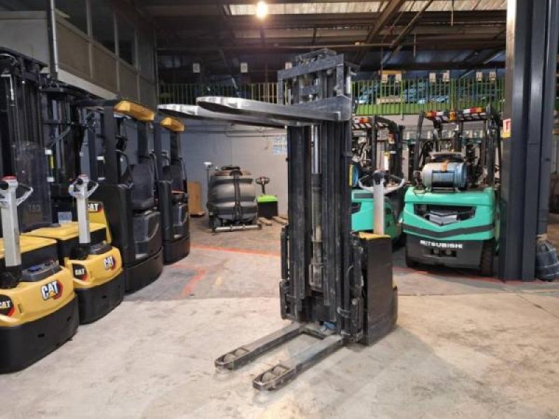 Elektrostapler del tipo Caterpillar NSP16N2, Gebrauchtmaschine In senlis (Immagine 8)