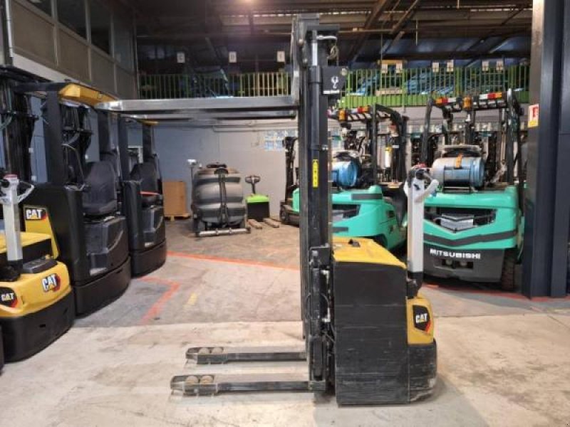 Elektrostapler del tipo Caterpillar NSP16N2, Gebrauchtmaschine In senlis (Immagine 9)