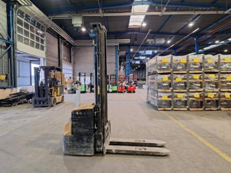 Elektrostapler des Typs Caterpillar NSP16N2, Gebrauchtmaschine in senlis (Bild 3)