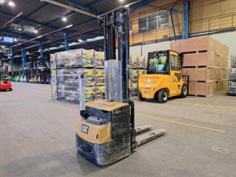 Elektrostapler des Typs Caterpillar NSP16N2, Gebrauchtmaschine in senlis (Bild 2)