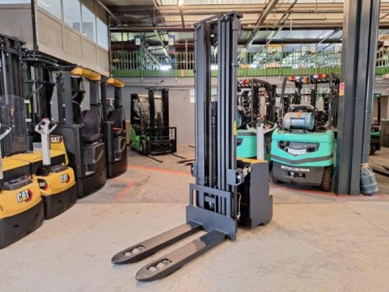 Elektrostapler vrste Caterpillar NSP16NI, Gebrauchtmaschine v senlis (Slika 4)