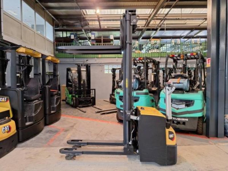 Elektrostapler vrste Caterpillar NSP16NI, Gebrauchtmaschine v senlis (Slika 10)