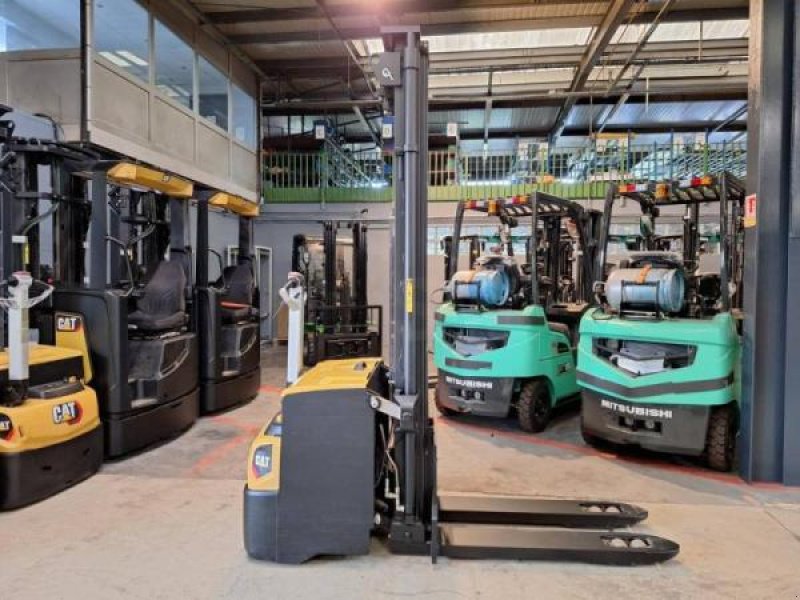 Elektrostapler vrste Caterpillar NSP16NI, Gebrauchtmaschine v senlis (Slika 5)