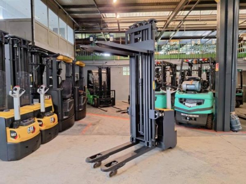 Elektrostapler vrste Caterpillar NSP16NI, Gebrauchtmaschine v senlis (Slika 9)