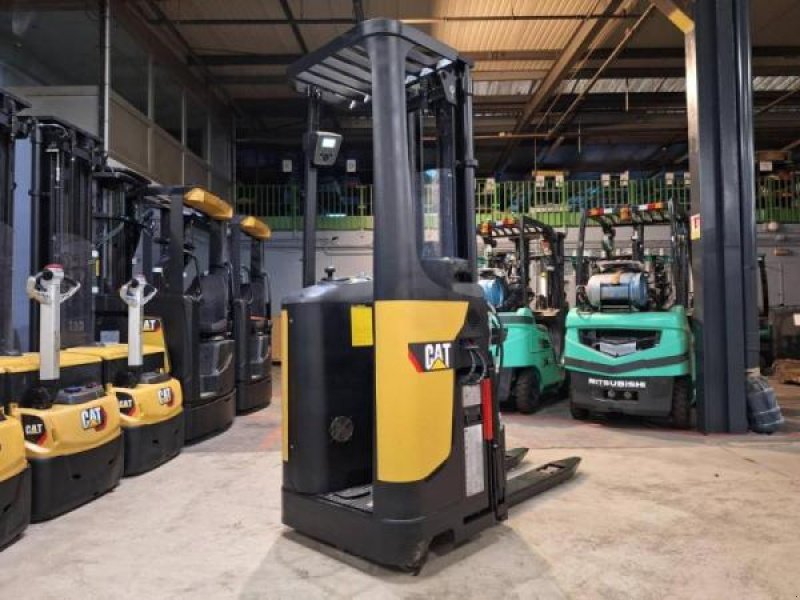 Elektrostapler du type Caterpillar NSR16N2, Gebrauchtmaschine en senlis (Photo 1)