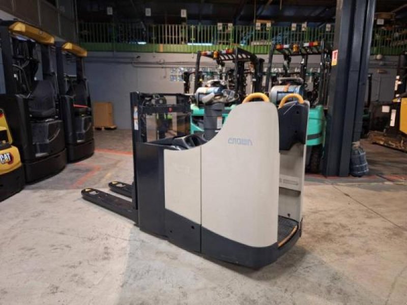 Elektrostapler typu Crown DT3040, Gebrauchtmaschine w senlis (Zdjęcie 5)