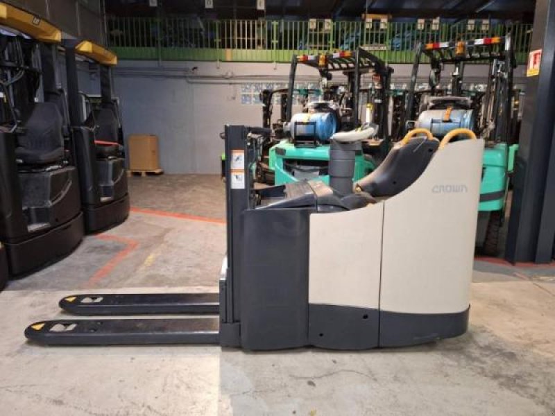 Elektrostapler typu Crown DT3040, Gebrauchtmaschine w senlis (Zdjęcie 7)
