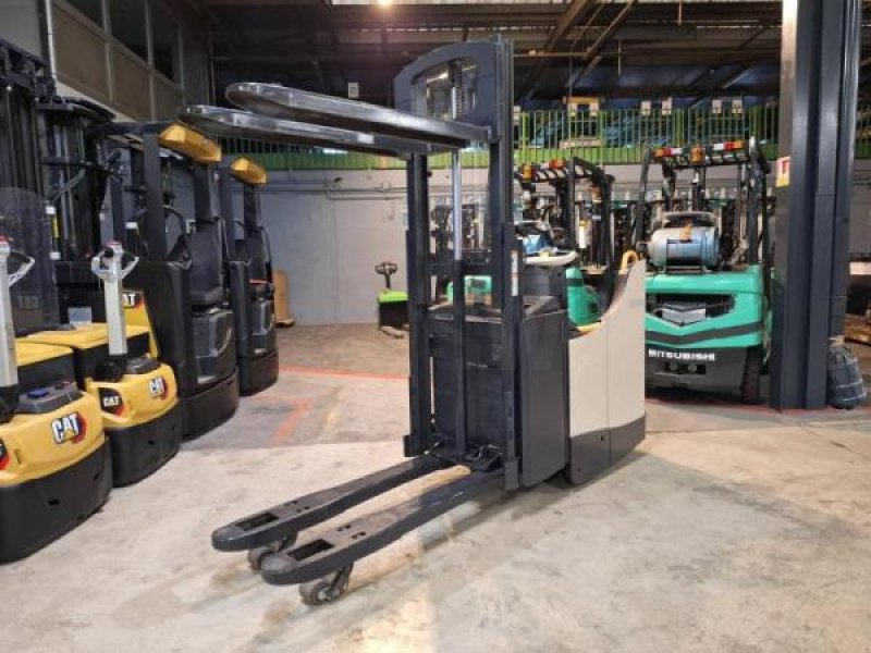 Elektrostapler typu Crown DT3040, Gebrauchtmaschine w senlis (Zdjęcie 8)