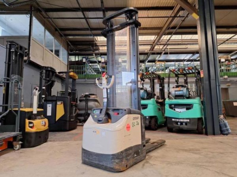 Elektrostapler za tip Crown ES4000-1.6, Gebrauchtmaschine u senlis (Slika 4)