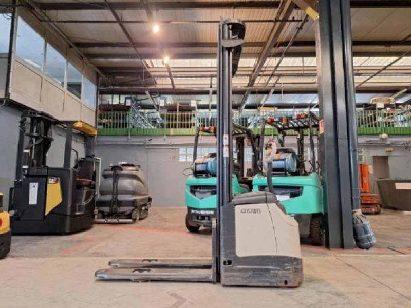 Elektrostapler za tip Crown ES4000-1.6, Gebrauchtmaschine u senlis (Slika 7)