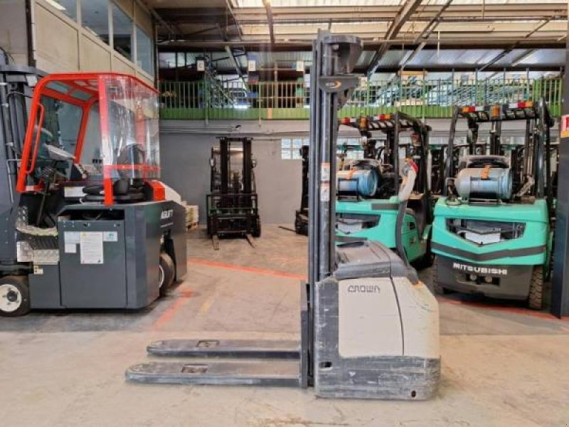 Elektrostapler za tip Crown ES4000-1.6, Gebrauchtmaschine u senlis (Slika 7)