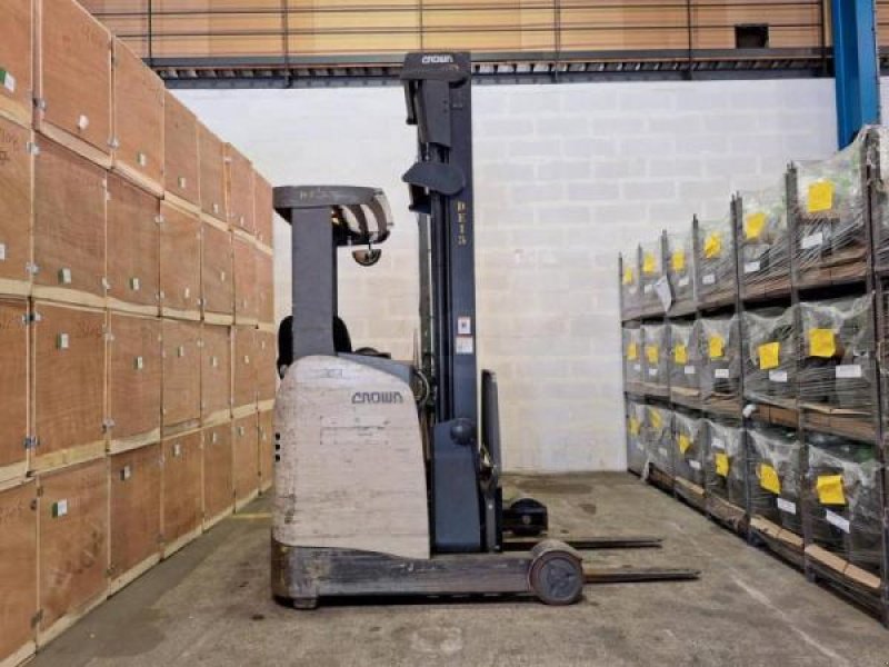 Elektrostapler del tipo Crown ESR 5260-14 OPT 2, Gebrauchtmaschine In senlis (Immagine 7)