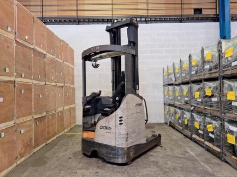 Elektrostapler del tipo Crown ESR 5260-14 OPT 2, Gebrauchtmaschine In senlis (Immagine 5)