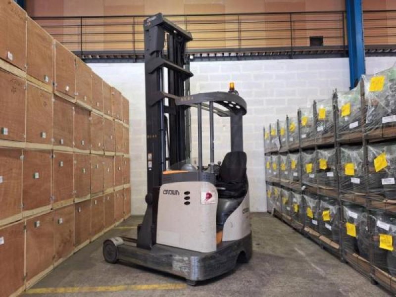 Elektrostapler del tipo Crown ESR 5260, Gebrauchtmaschine In senlis (Immagine 4)