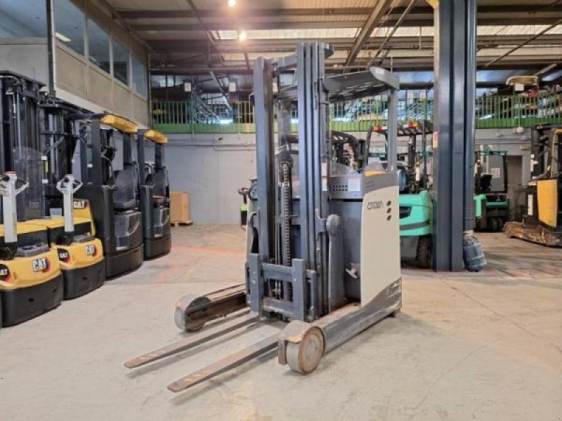 Elektrostapler za tip Crown ESR5240-1.4, Gebrauchtmaschine u senlis (Slika 2)