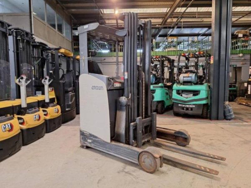 Elektrostapler za tip Crown ESR5240-1.4, Gebrauchtmaschine u senlis (Slika 1)