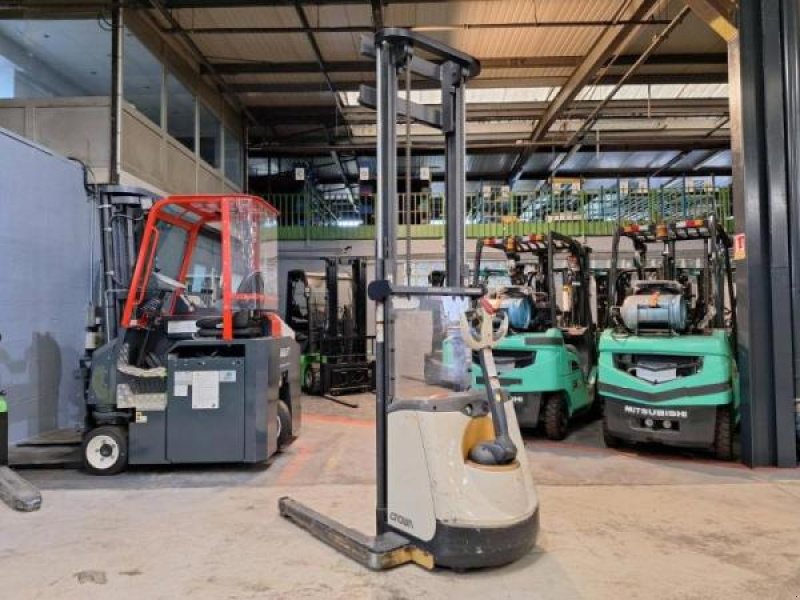 Elektrostapler des Typs Crown ST3000-1.0, Gebrauchtmaschine in senlis (Bild 10)