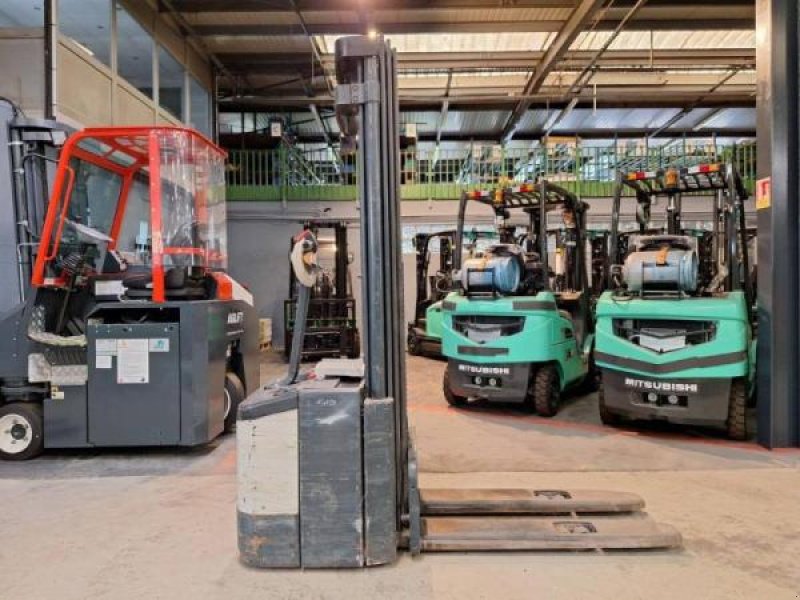 Elektrostapler del tipo Crown WE2300-16, Gebrauchtmaschine In senlis (Immagine 3)