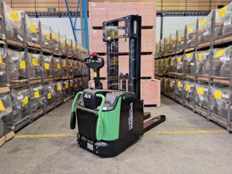 Elektrostapler del tipo Hangcha CDD16-AC2S-LI, Gebrauchtmaschine In senlis (Immagine 2)