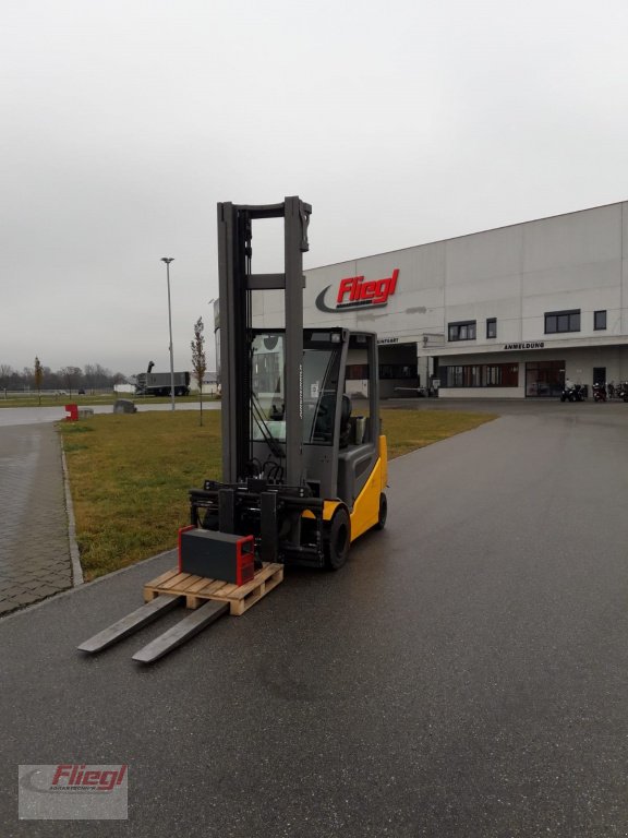 Elektrostapler des Typs Jungheinrich EFGS 30 S, Gebrauchtmaschine in Mühldorf (Bild 1)