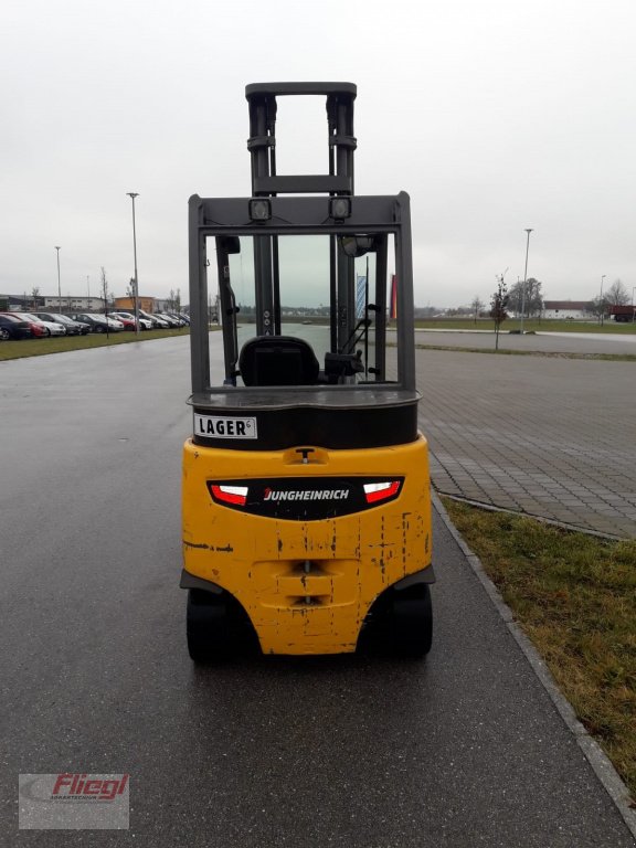 Elektrostapler des Typs Jungheinrich EFGS 30 S, Gebrauchtmaschine in Mühldorf (Bild 4)