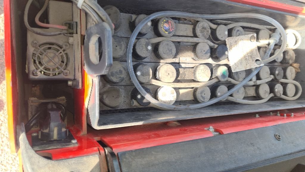 Elektrostapler des Typs Manitou ES 412 ETD 26, Gebrauchtmaschine in BAZAINVILLE (Bild 9)