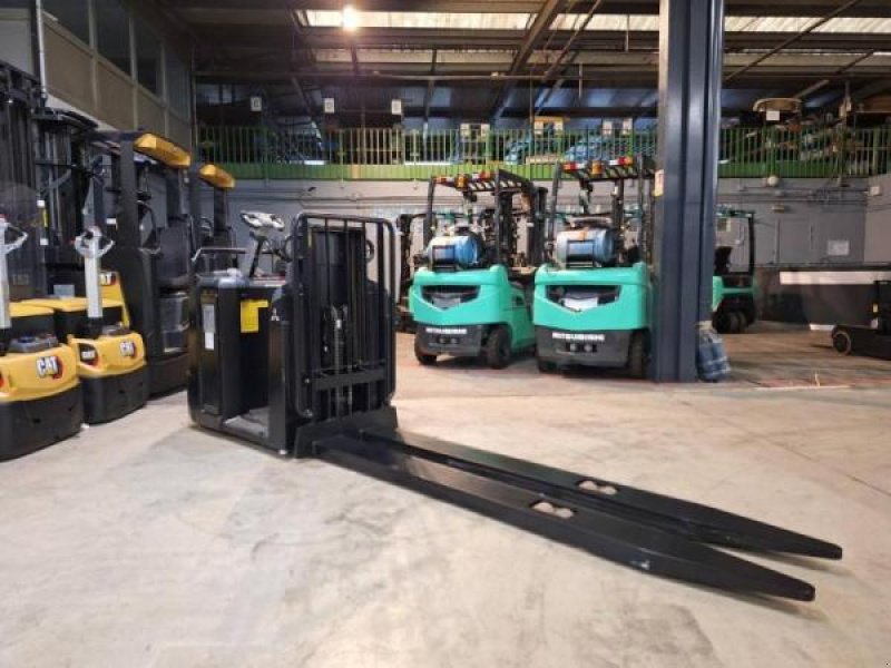 Elektrostapler za tip Mitsubishi OPB20N2X fourches levée ergonomique 2400mm, Gebrauchtmaschine u senlis (Slika 2)