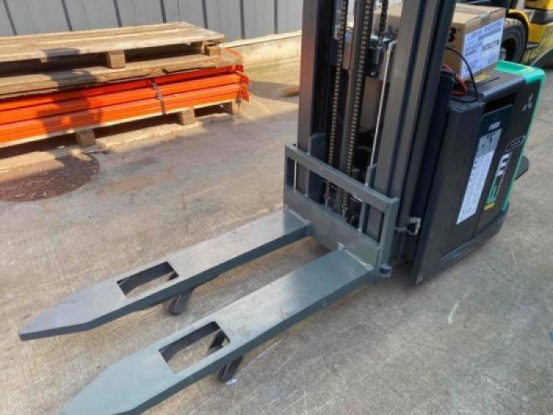 Elektrostapler des Typs Mitsubishi SBV12P, Gebrauchtmaschine in senlis (Bild 11)