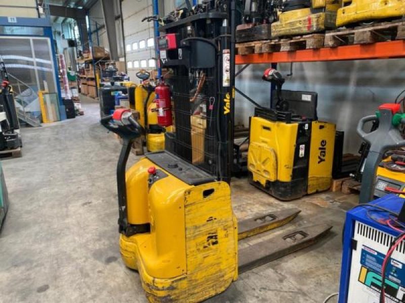 Elektrostapler типа Yale Gerbeur accompagnant avec pesage Ravas, Gebrauchtmaschine в senlis (Фотография 7)