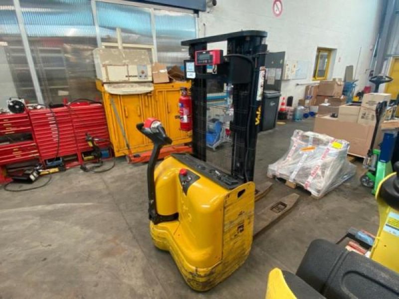 Elektrostapler типа Yale Gerbeur accompagnant avec pesage Ravas, Gebrauchtmaschine в senlis (Фотография 2)