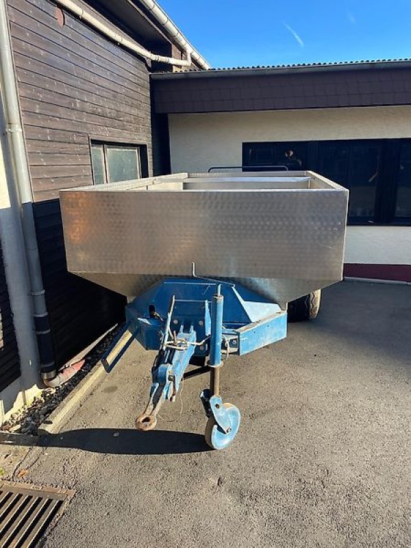 Erntewagen tipa Mörtl 2 Stück Mörtel LM 7000 l. Traubenwagen Maischewagen Erntewagen Lesewagen mit Lockerungswelle, Gebrauchtmaschine u Niedernhausen OT Engenhahn (Slika 9)