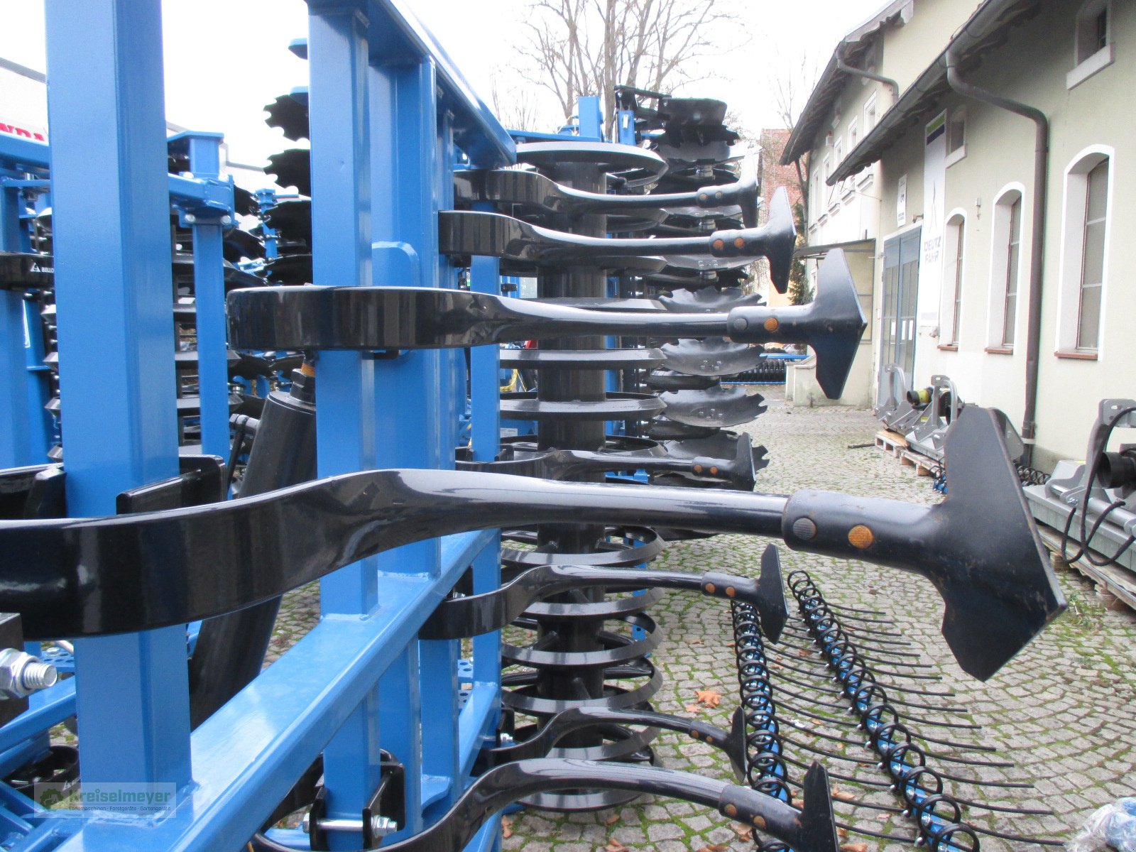 Federzinkengrubber del tipo Agripol Kobalt 400 hydr.klappbar m.Dachringwalze Leichtgrubber, Neumaschine In Feuchtwangen (Immagine 5)