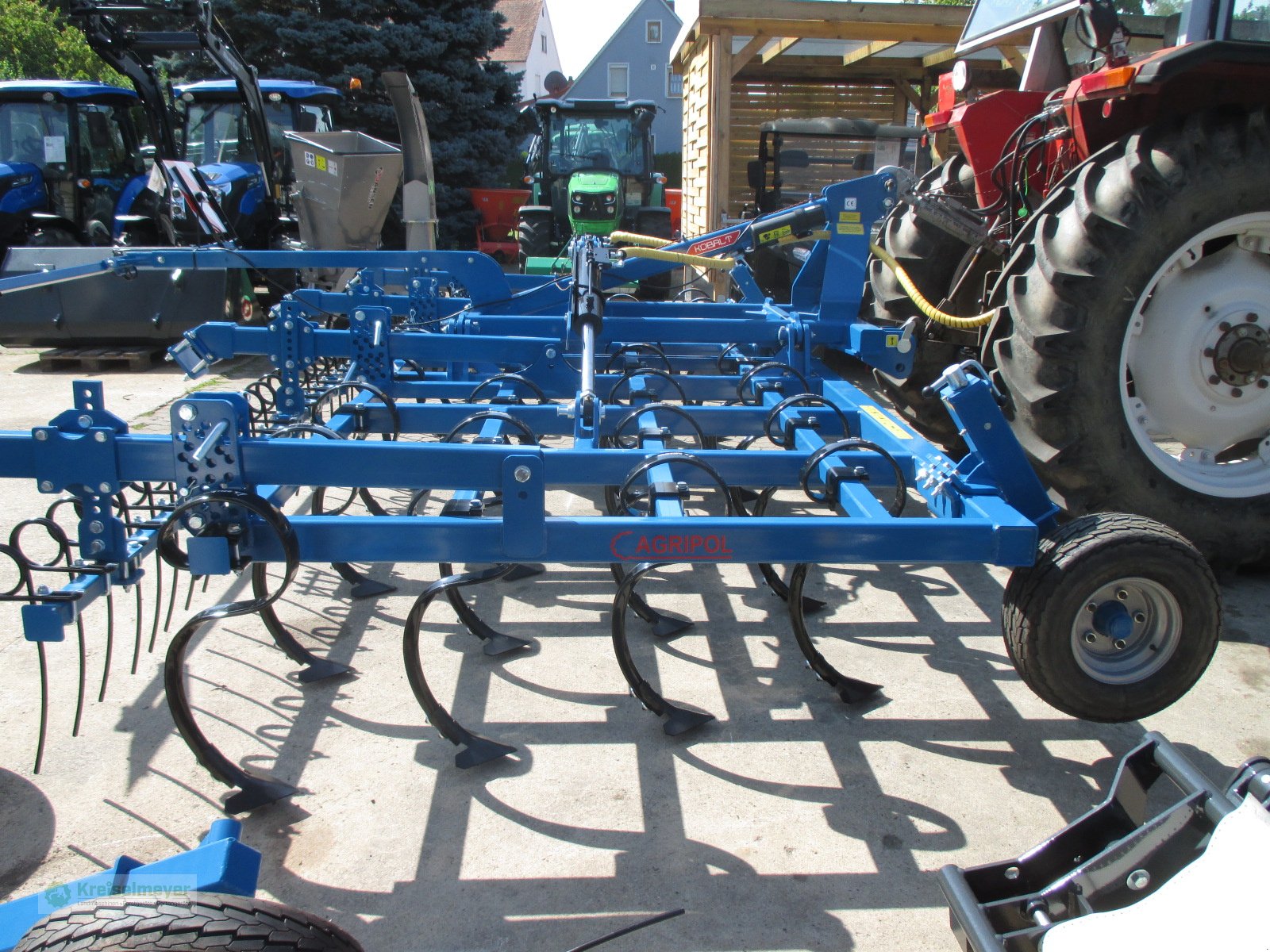 Federzinkengrubber des Typs Agripol Leichtgrubber Kobalt 500 ohne Walzen, mit Striegel, Stützrädern und Beleuchtung, Neumaschine in Feuchtwangen (Bild 1)