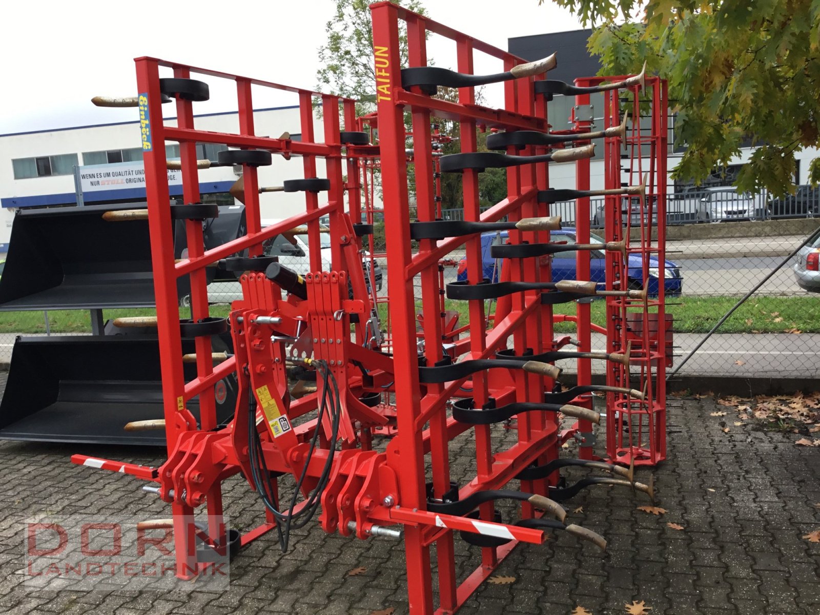 Federzinkengrubber of the type Einböck Abverkauf VFM Taifun 500F, Gebrauchtmaschine in Straubing (Picture 2)