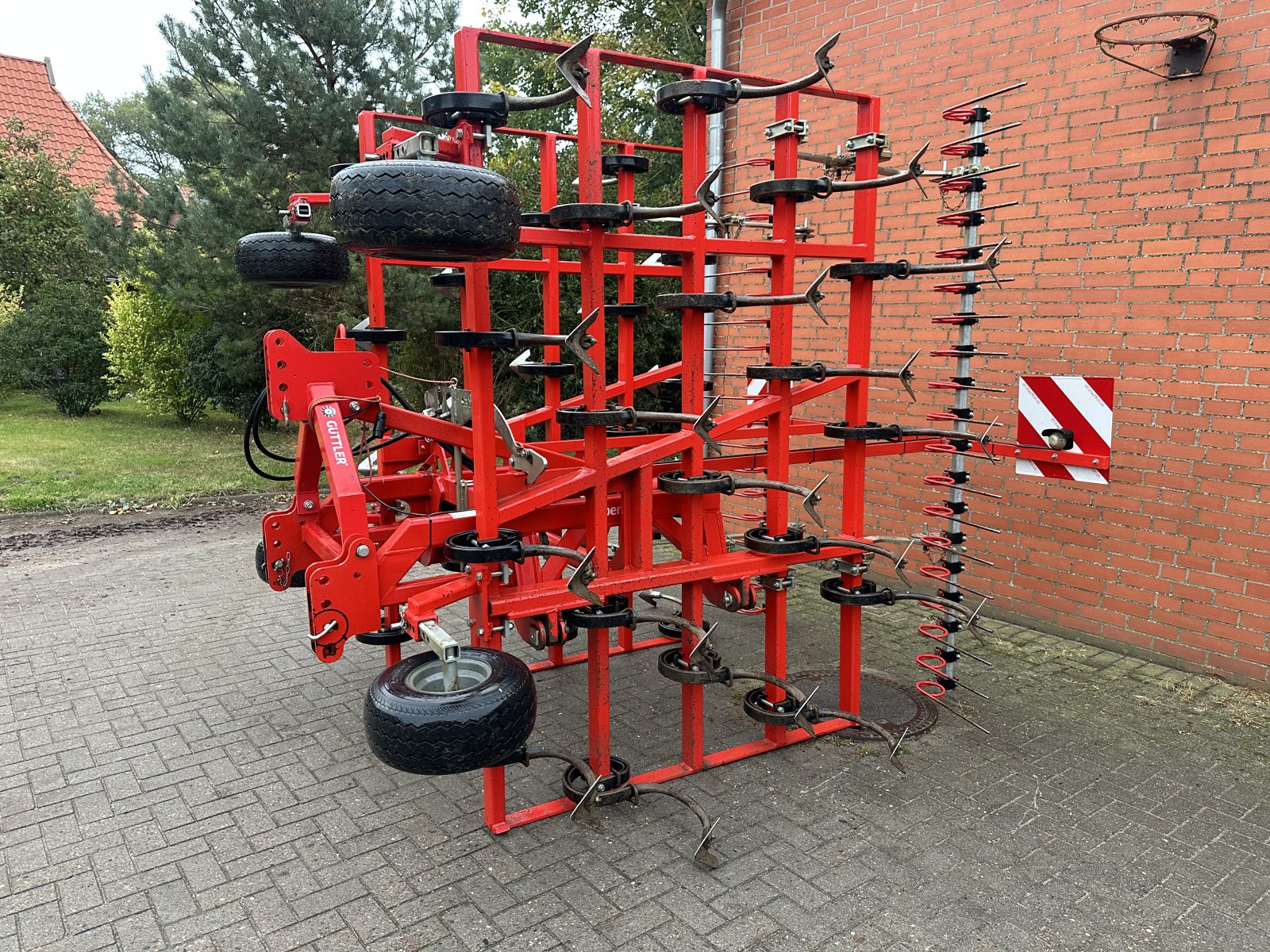 Federzinkengrubber des Typs Güttler Supermaxx 50-5, Gebrauchtmaschine in Schweringen (Bild 1)