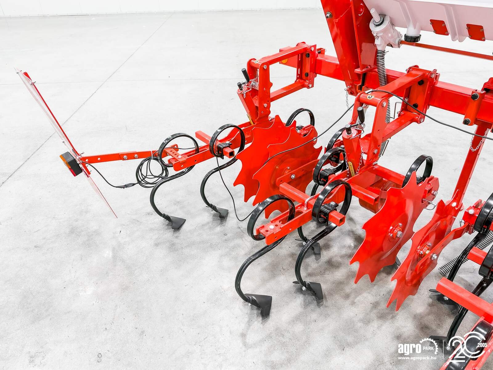 Federzinkengrubber του τύπου Maschio HP4 4-row inter-row cultivator, 2 x 160 l fertilizer hoppers, folding frame, Gebrauchtmaschine σε Csengele (Φωτογραφία 23)