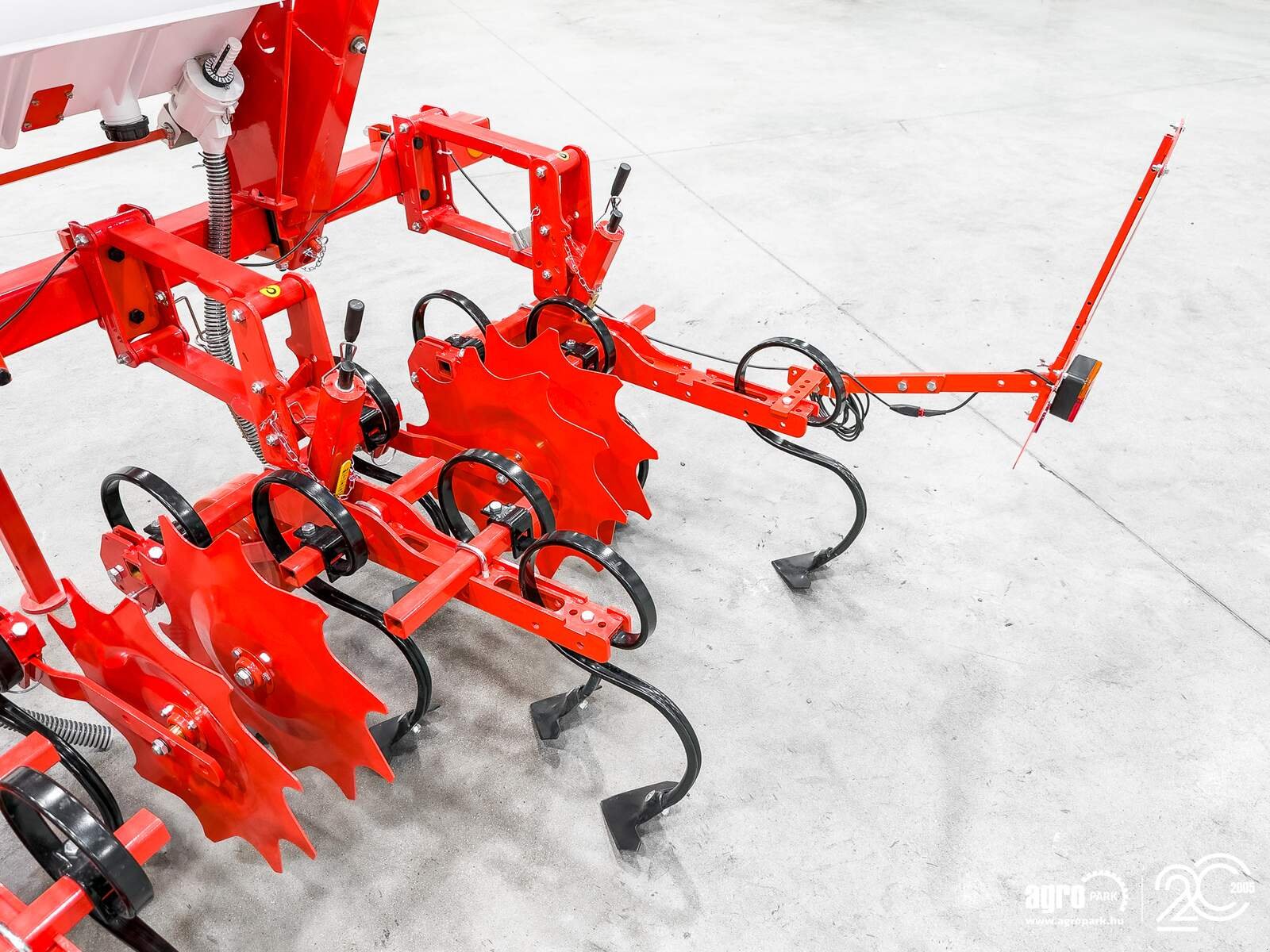 Federzinkengrubber του τύπου Maschio HP4 4-row inter-row cultivator, 2 x 160 l fertilizer hoppers, folding frame, Gebrauchtmaschine σε Csengele (Φωτογραφία 25)