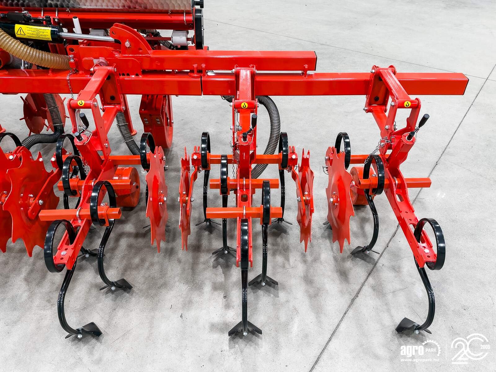 Federzinkengrubber of the type Maschio HS6 folding frame, 8-row inter-row cultivator, Gebrauchtmaschine in Csengele (Picture 15)