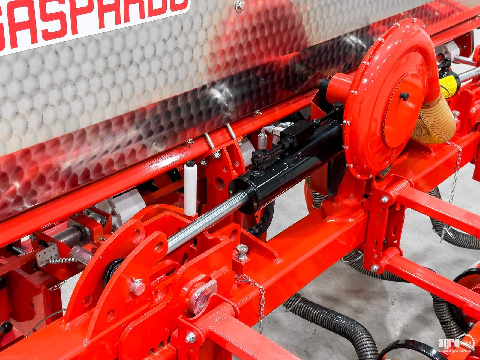 Federzinkengrubber типа Maschio HS6 UNUSED folding frame, 6-row inter-row cultivator, Gebrauchtmaschine в Csengele (Фотография 12)